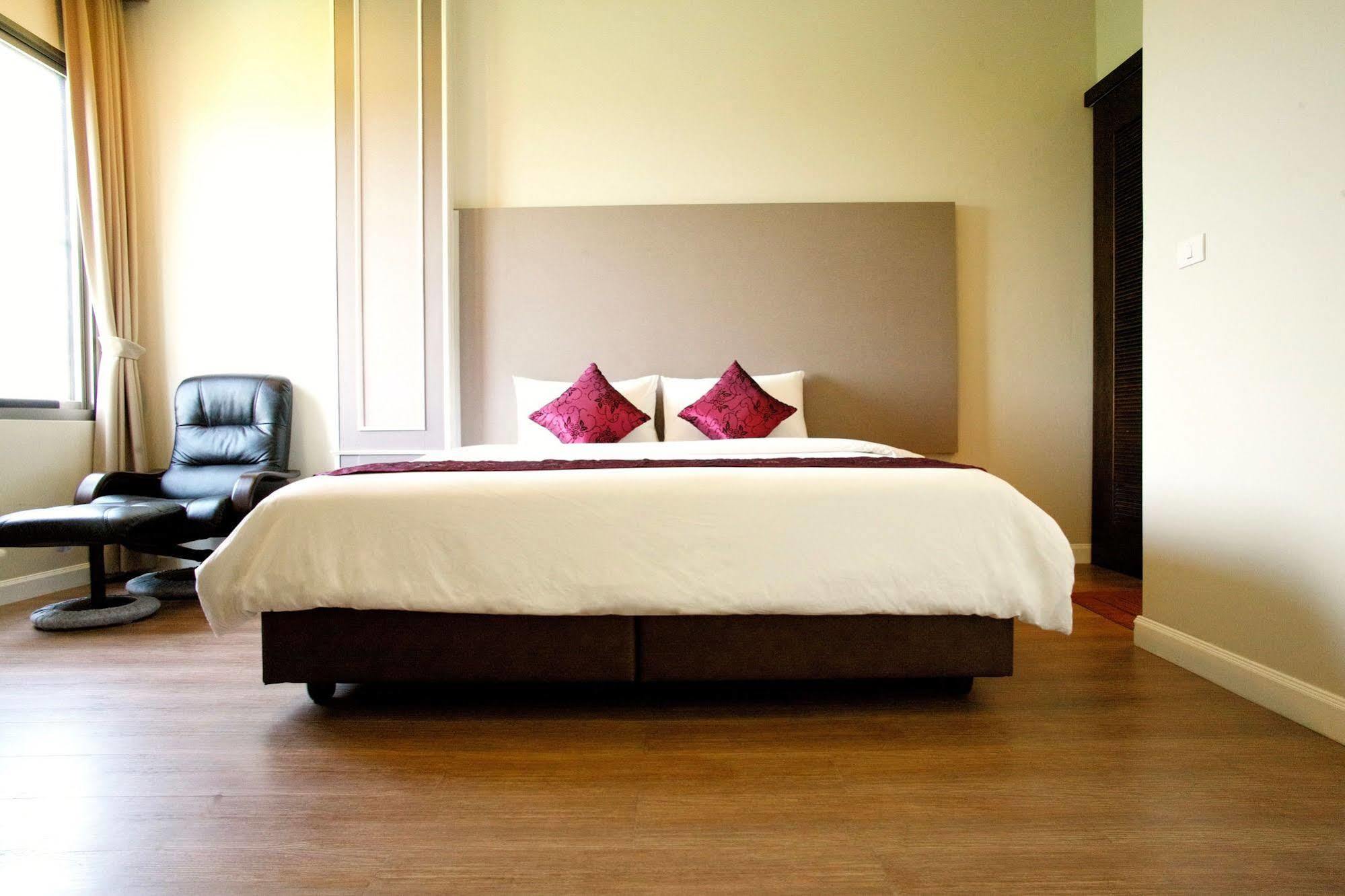 J. Park Hotel Chonburi Exterior foto